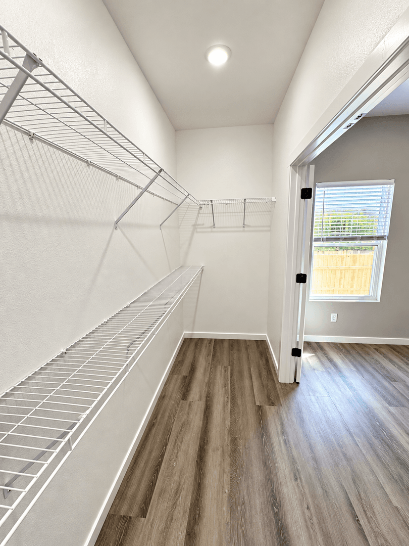 Springfield House: 5157 W Crestmere Drive