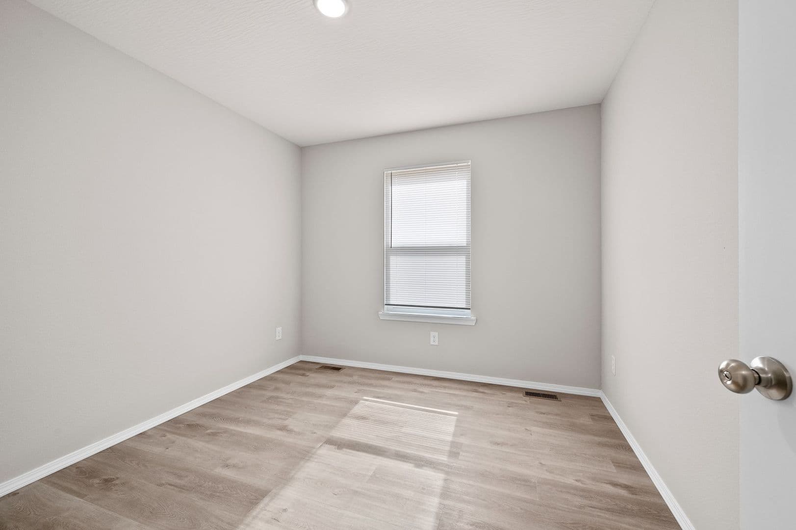 Rogersville House: 264 Hickory Hills ST