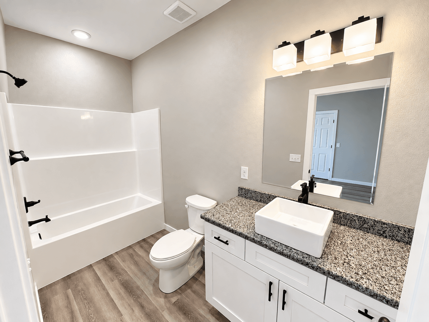 Springfield House: 5163 W Crestmere Drive