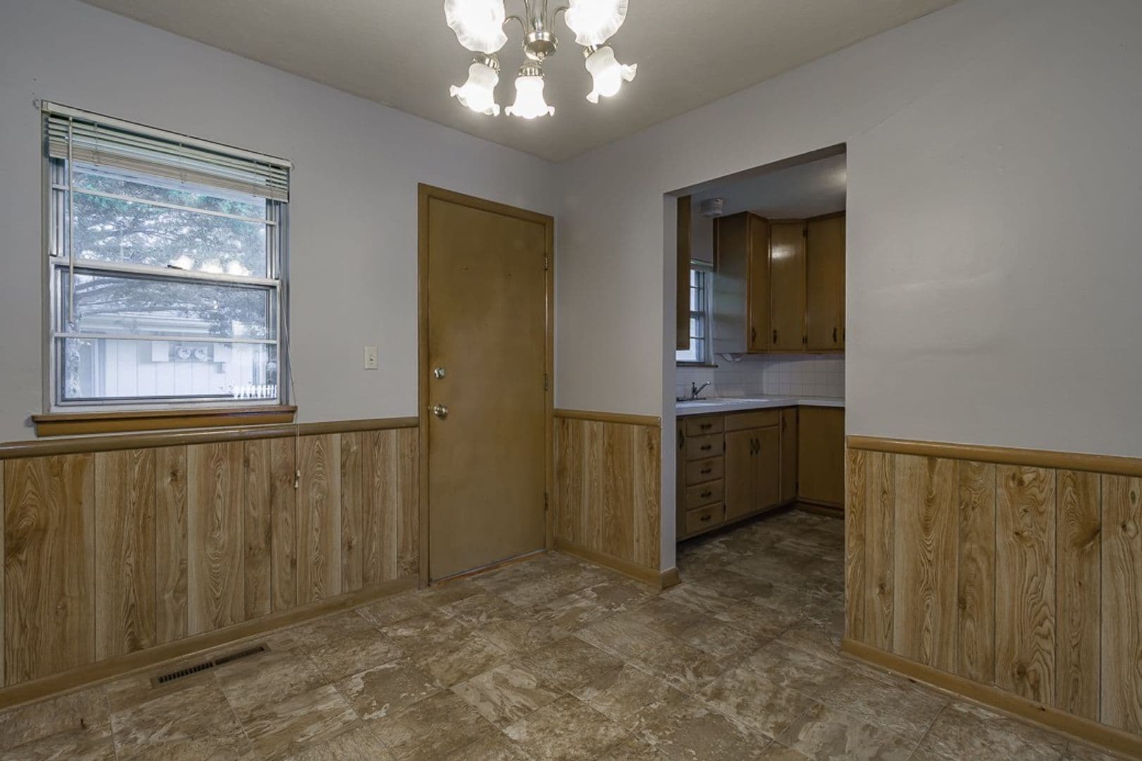 Springfield House: 843 S Link Ave