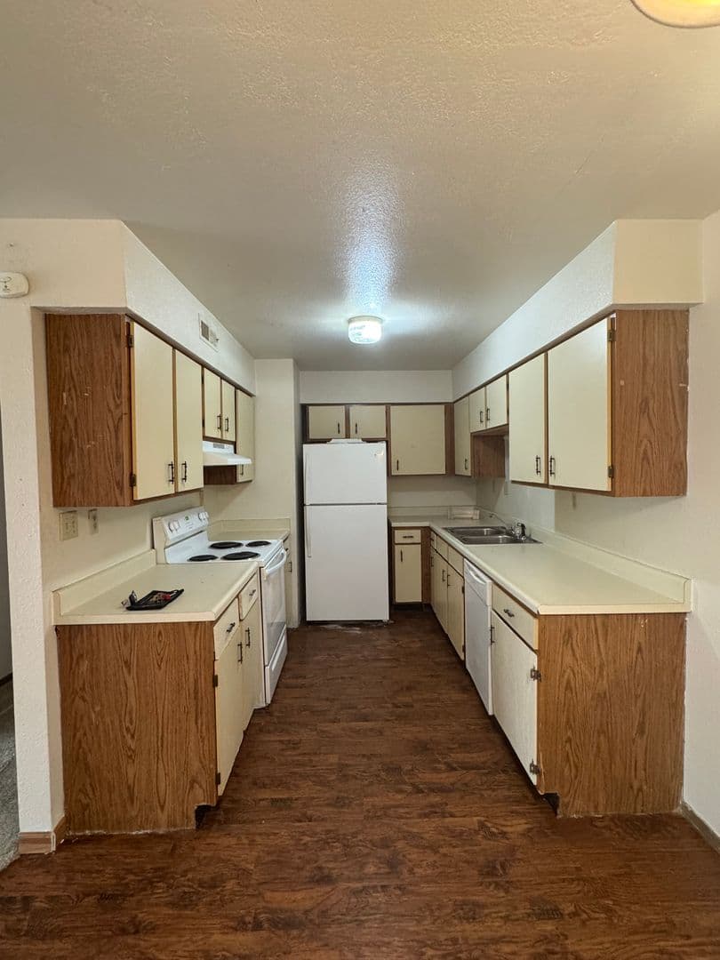 Branson Apartment: 400 S Judy St
