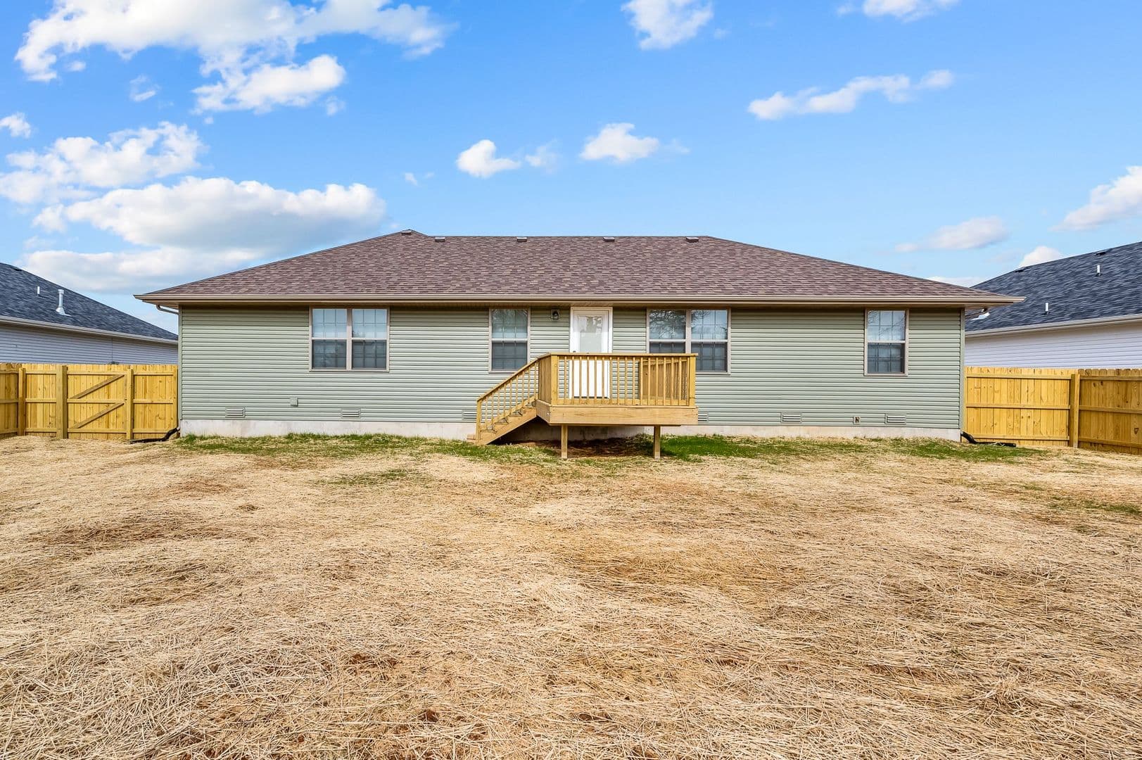 Rogersville House: 264 Hickory Hills ST