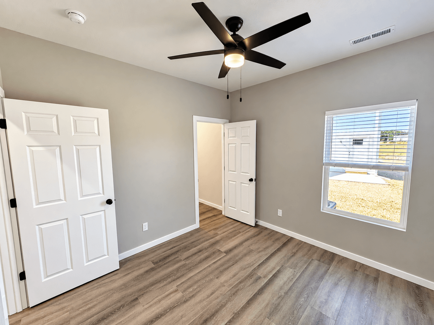 Springfield House: 5163 W Crestmere Drive