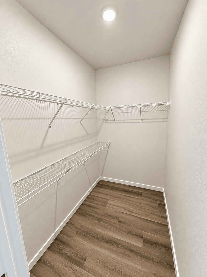 Springfield House: 5157 W Crestmere Drive