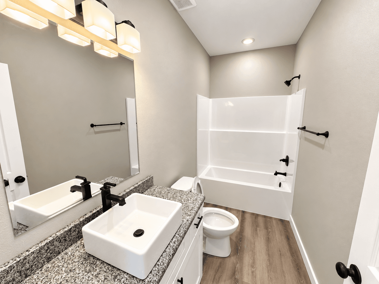 Springfield House: 5163 W Crestmere Drive