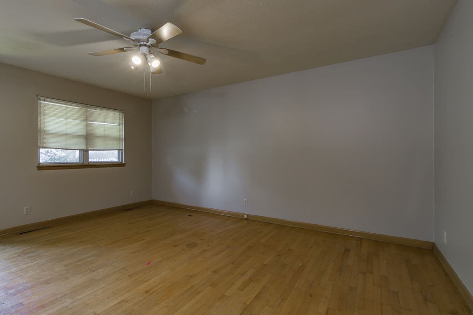 Springfield House: 843 S Link Ave