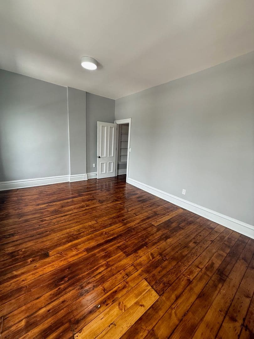 Newburgh Apartment: 236 Liberty St