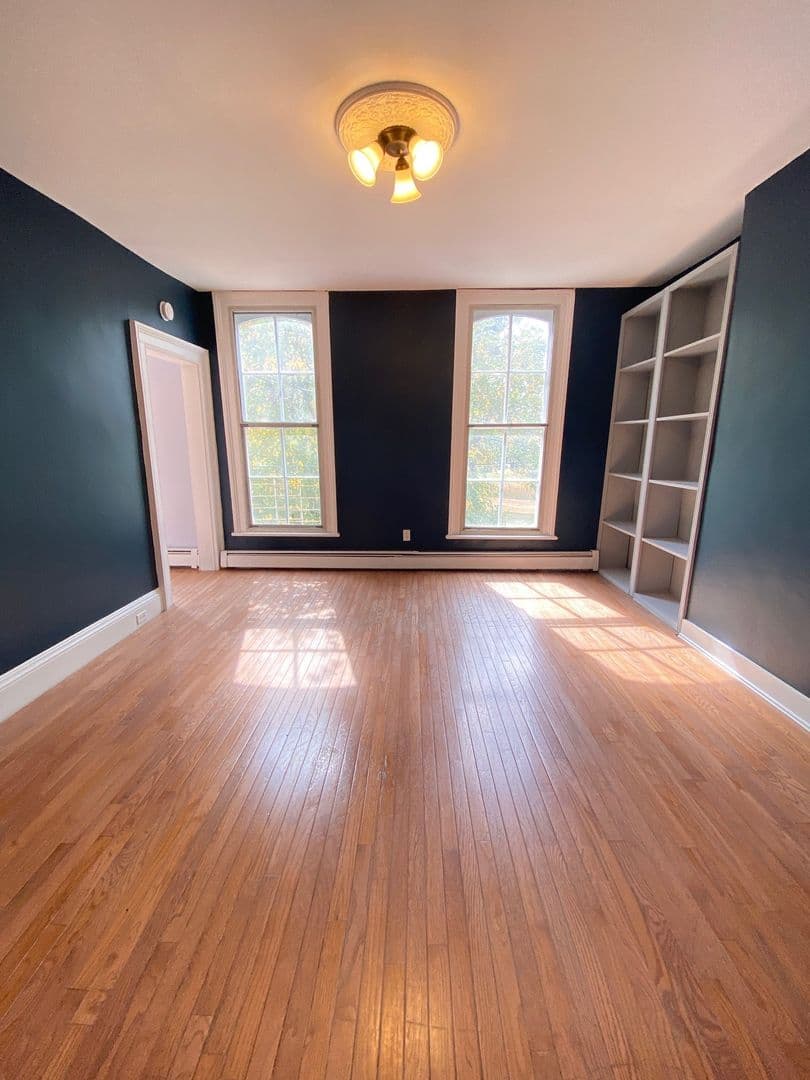 Newburgh Apartment: 88 Washington St.