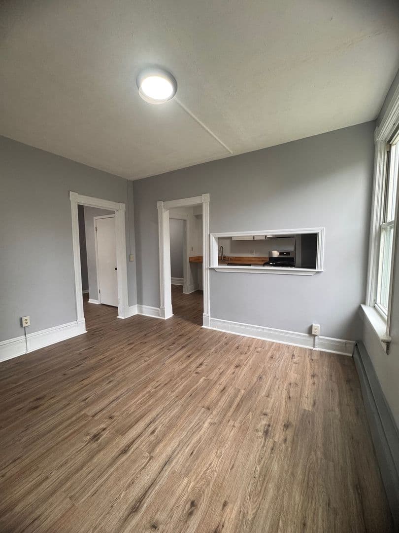 Newburgh Apartment: 160 N Miller St