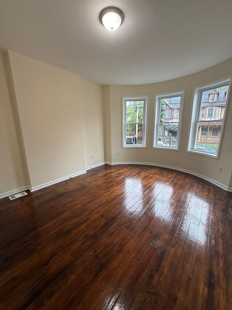 Newburgh Apartment: 141 Chambers St.
