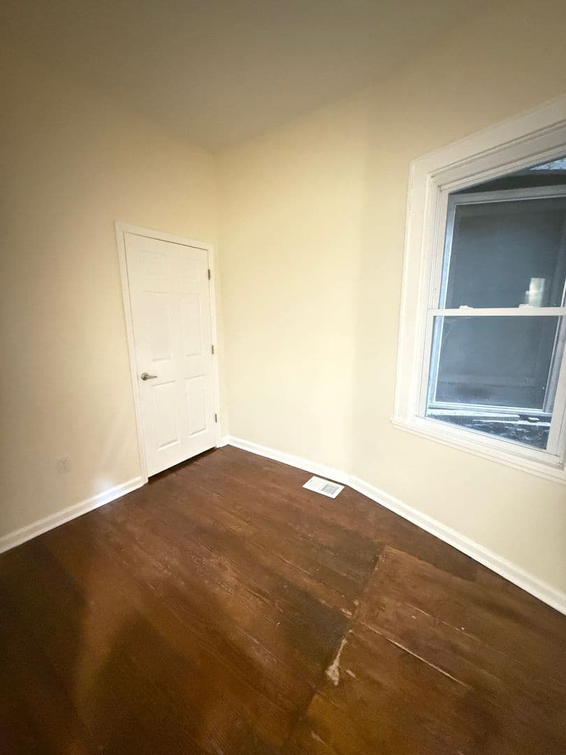 Newburgh Apartment: 141 Chambers St.
