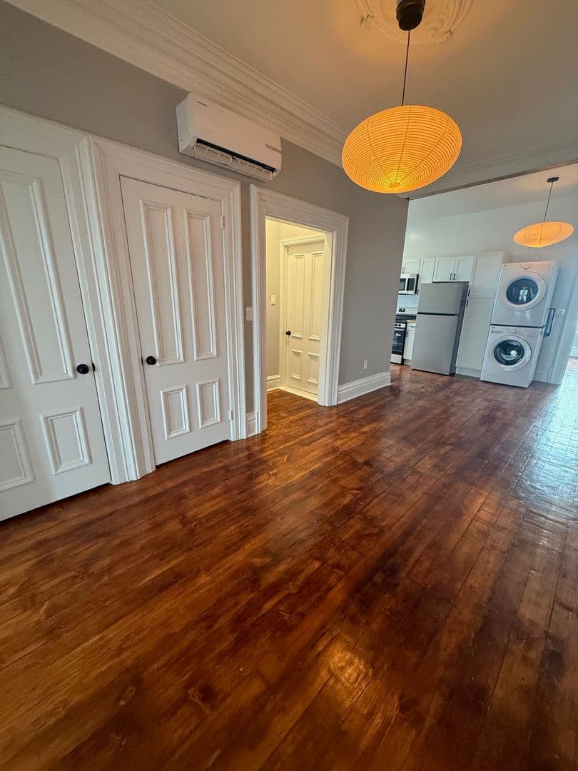 Newburgh Apartment: 236 Liberty St