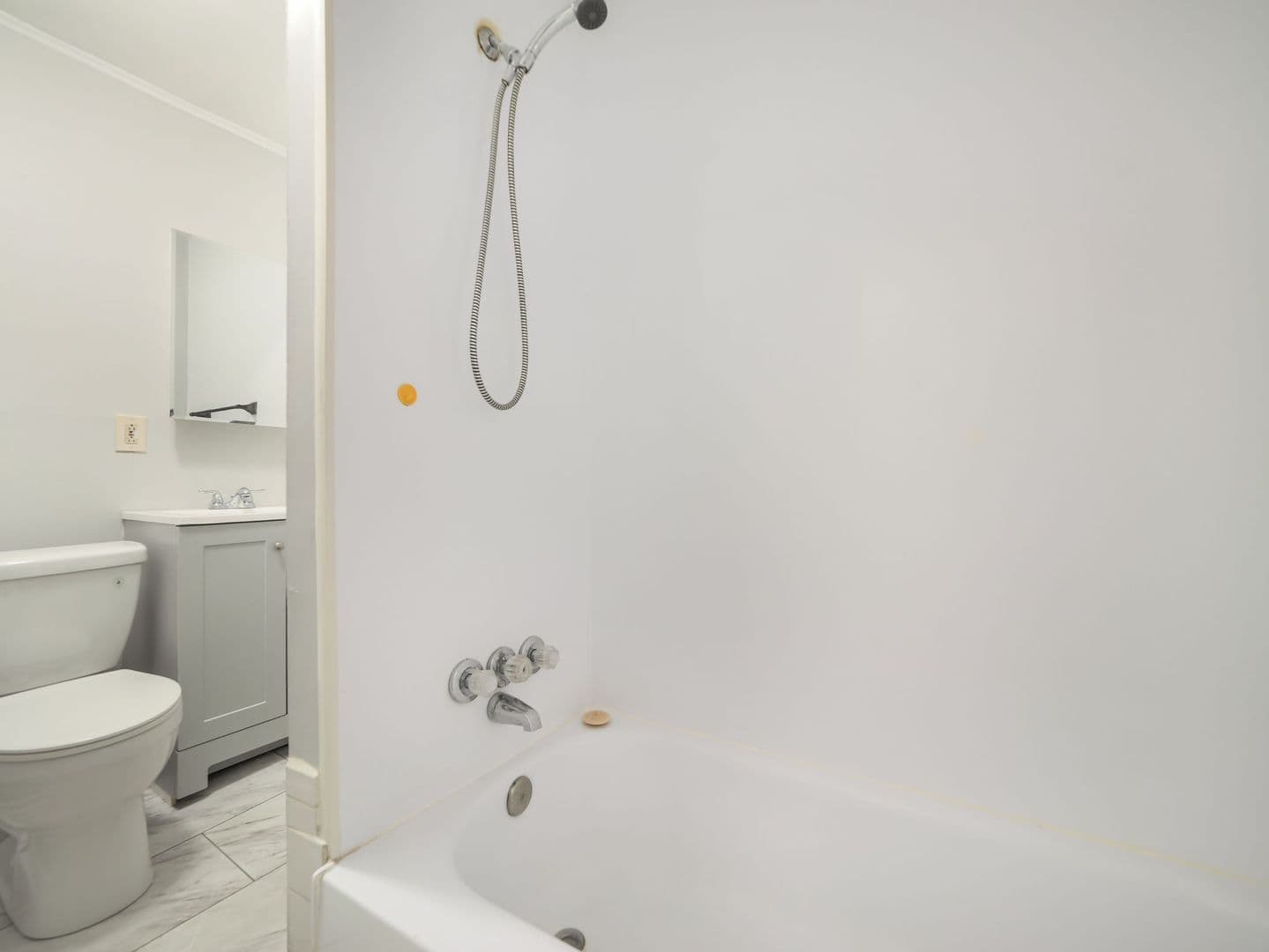Highland Falls Apartment: 44 Center St