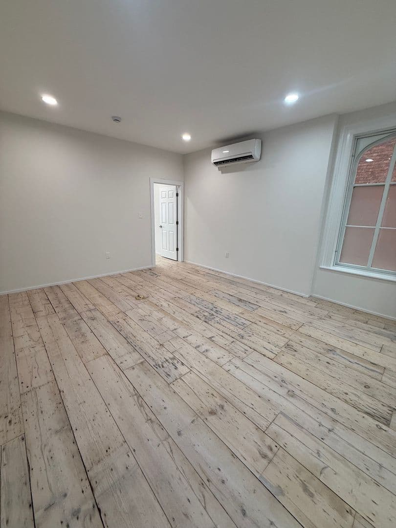 Newburgh Apartment: 233 Liberty St.