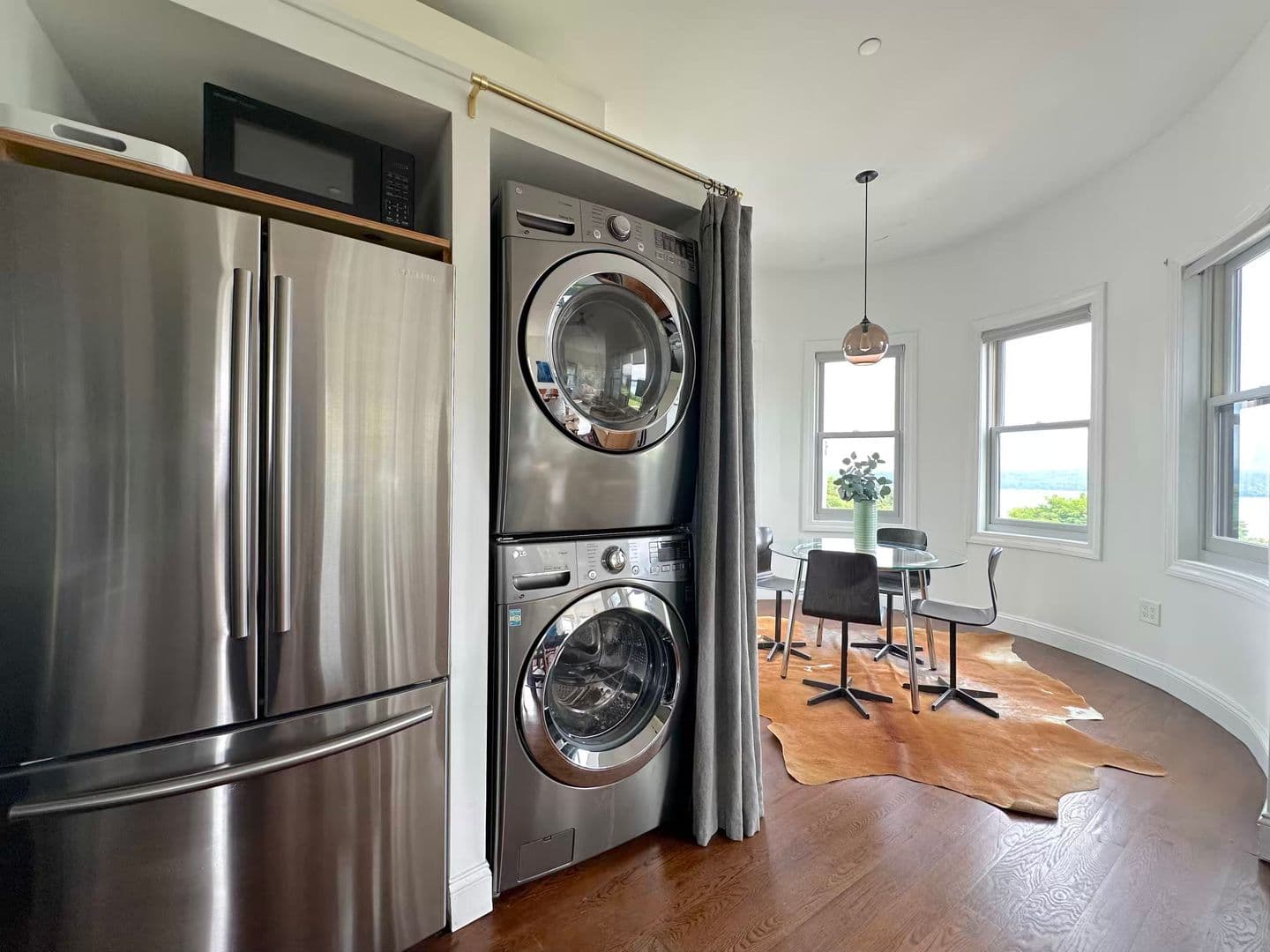 Newburgh Apartment: 2 Courtney Ave