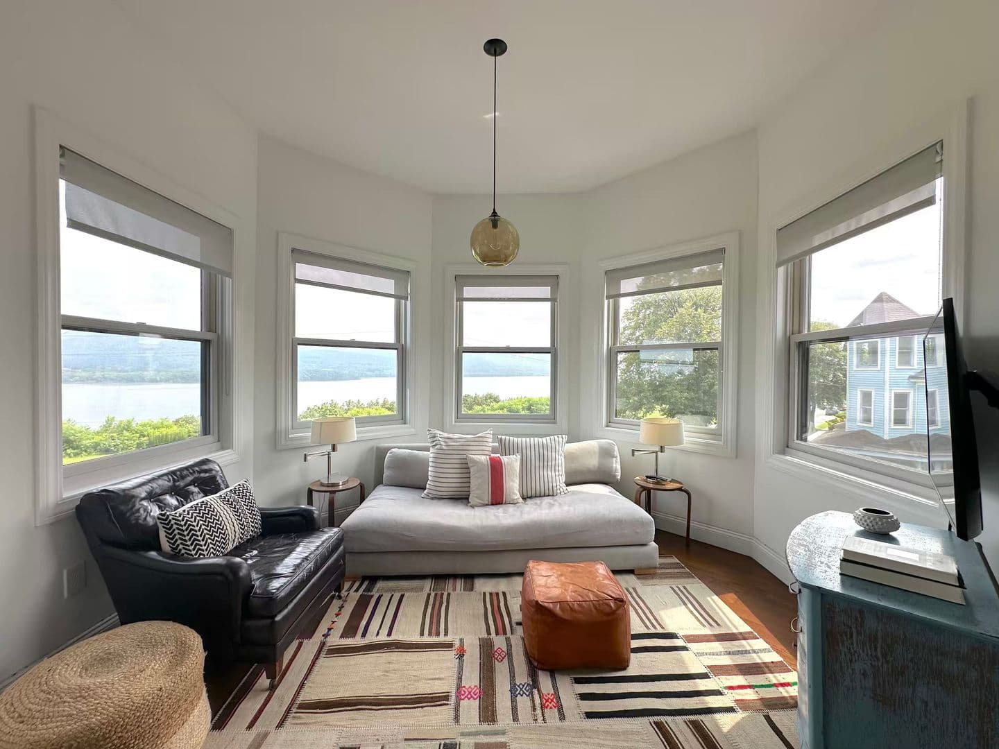 Newburgh Apartment: 2 Courtney Ave