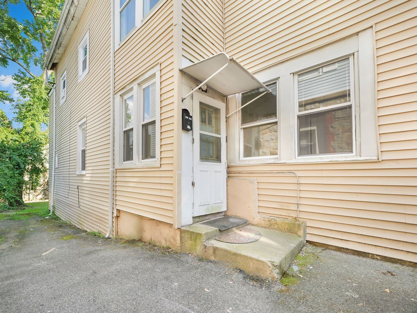 Highland Falls Apartment: 44 Center St