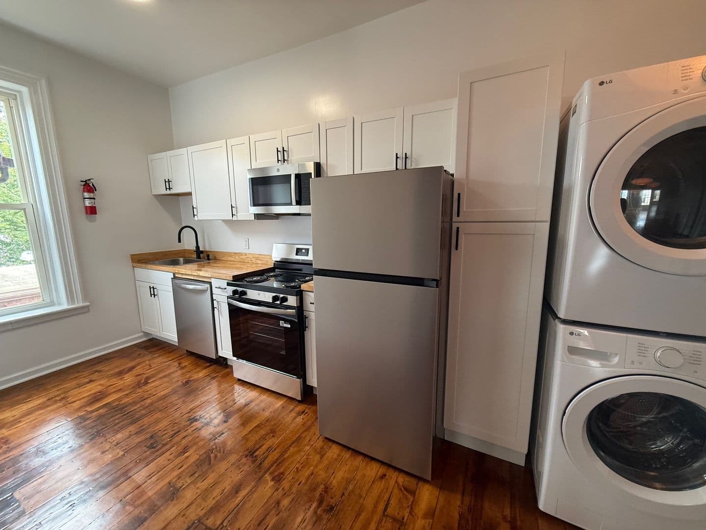 Newburgh Apartment: 236 Liberty St
