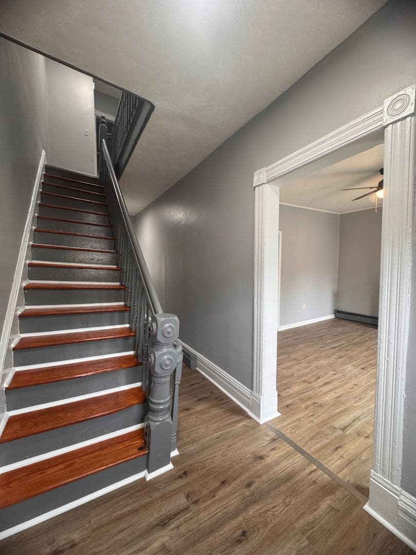 Newburgh Apartment: 160 N Miller St