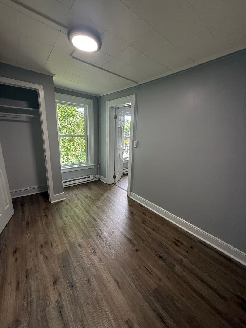 Newburgh Apartment: 27 Lander St