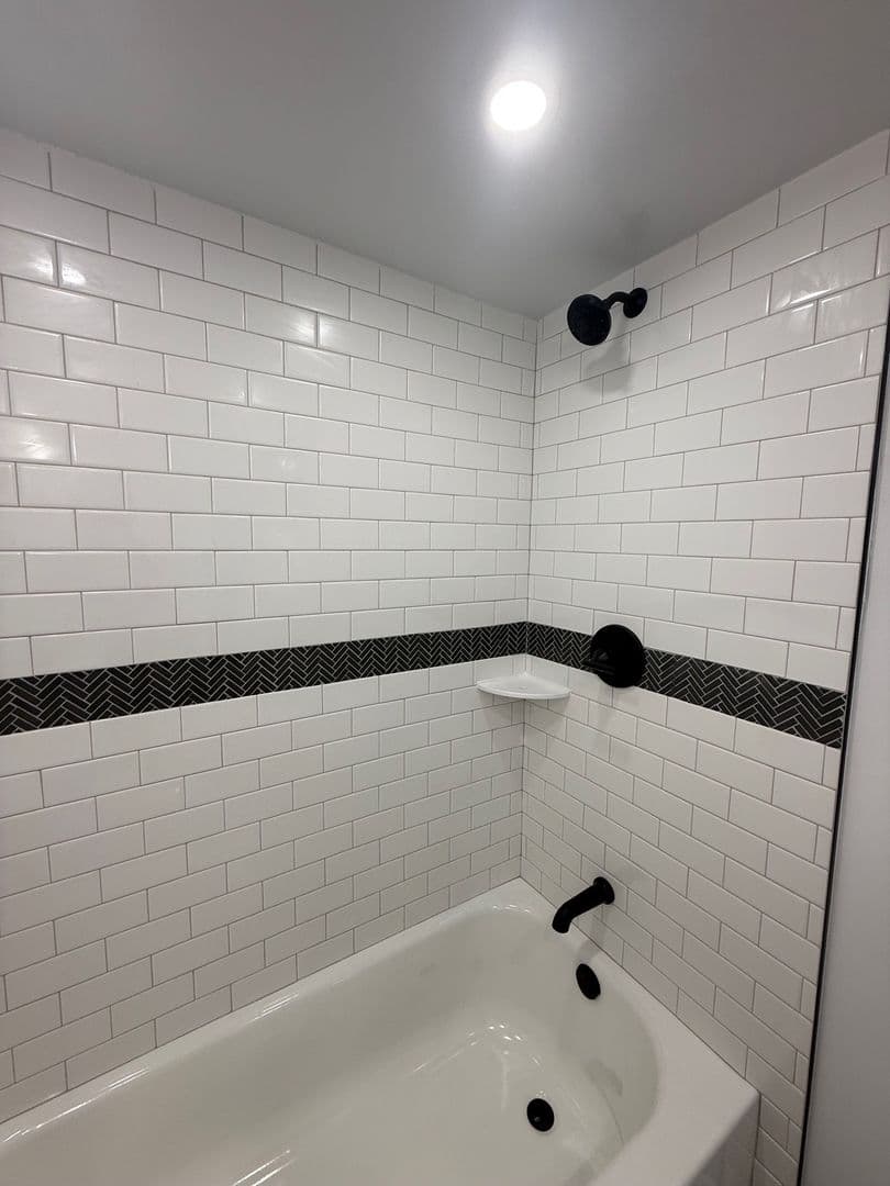 Newburgh Apartment: 27 Lander St