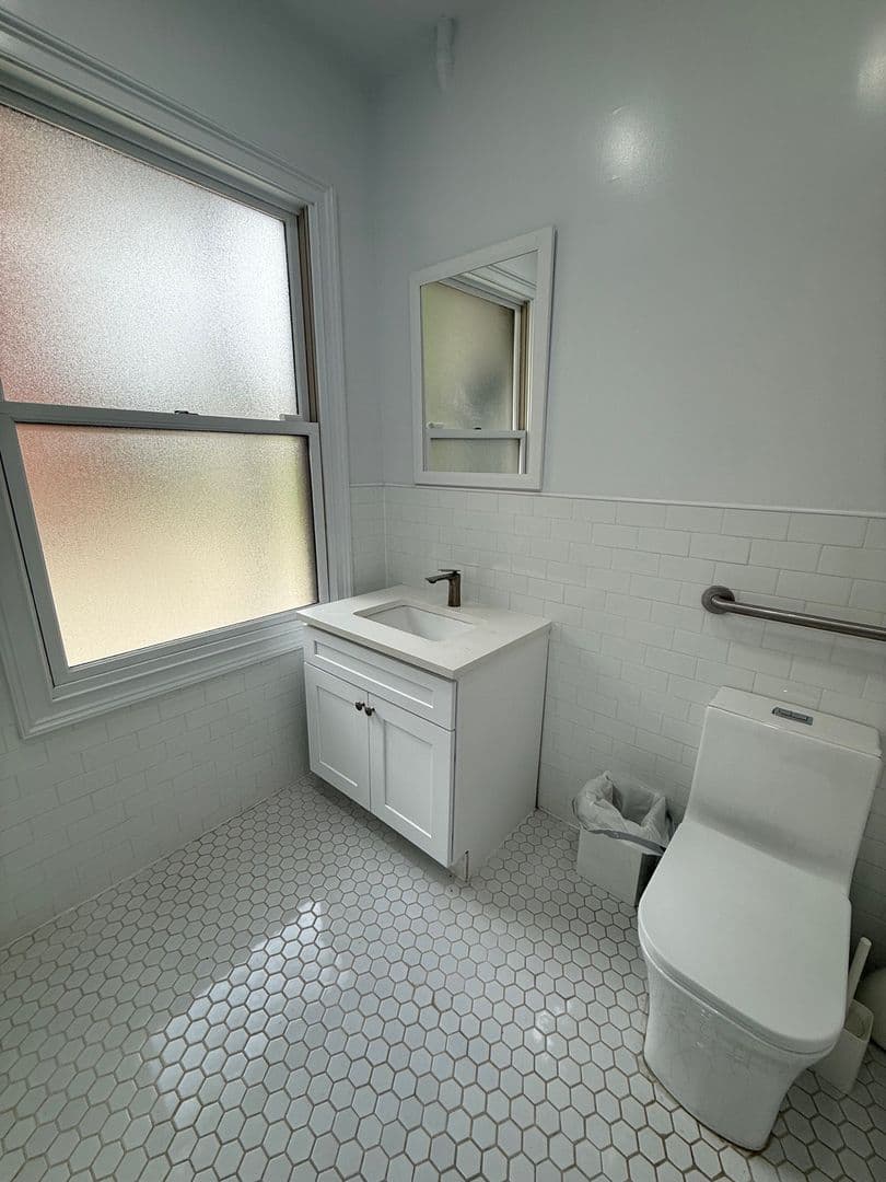 Newburgh Apartment: 233 Liberty St.