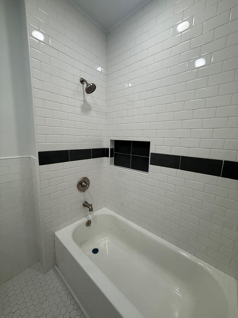 Newburgh Apartment: 233 Liberty St.