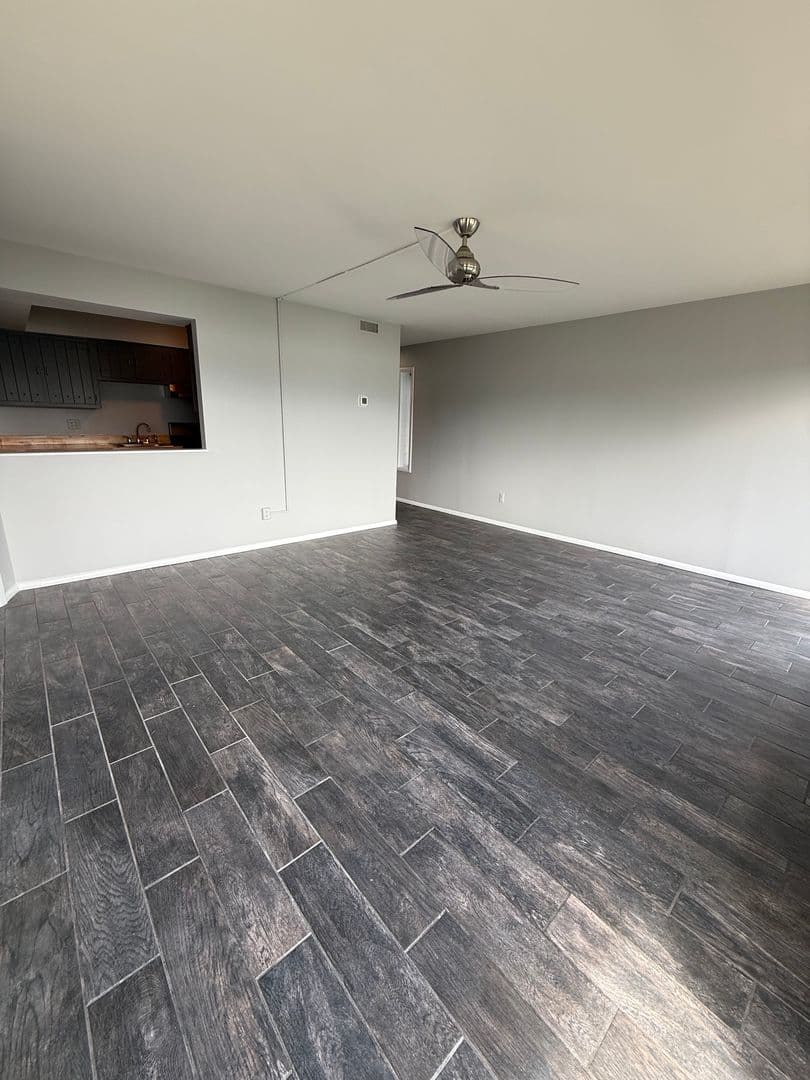 Newburgh House: 350 N Water St - 3-3