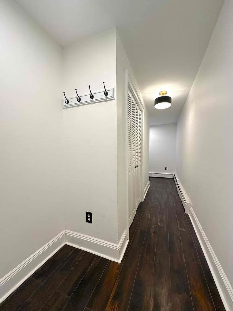 Newburgh Apartment: 88 Washington St.
