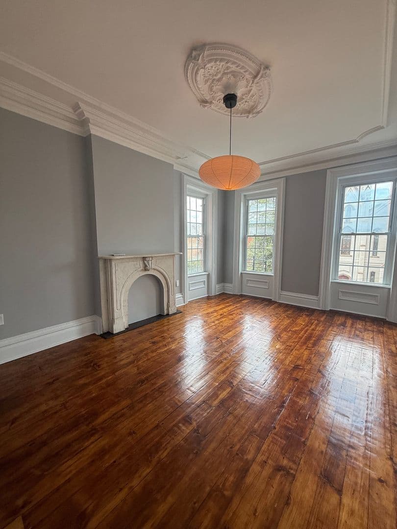Newburgh Apartment: 236 Liberty St
