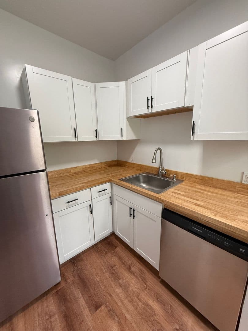 Newburgh Apartment: 165 Liberty St.