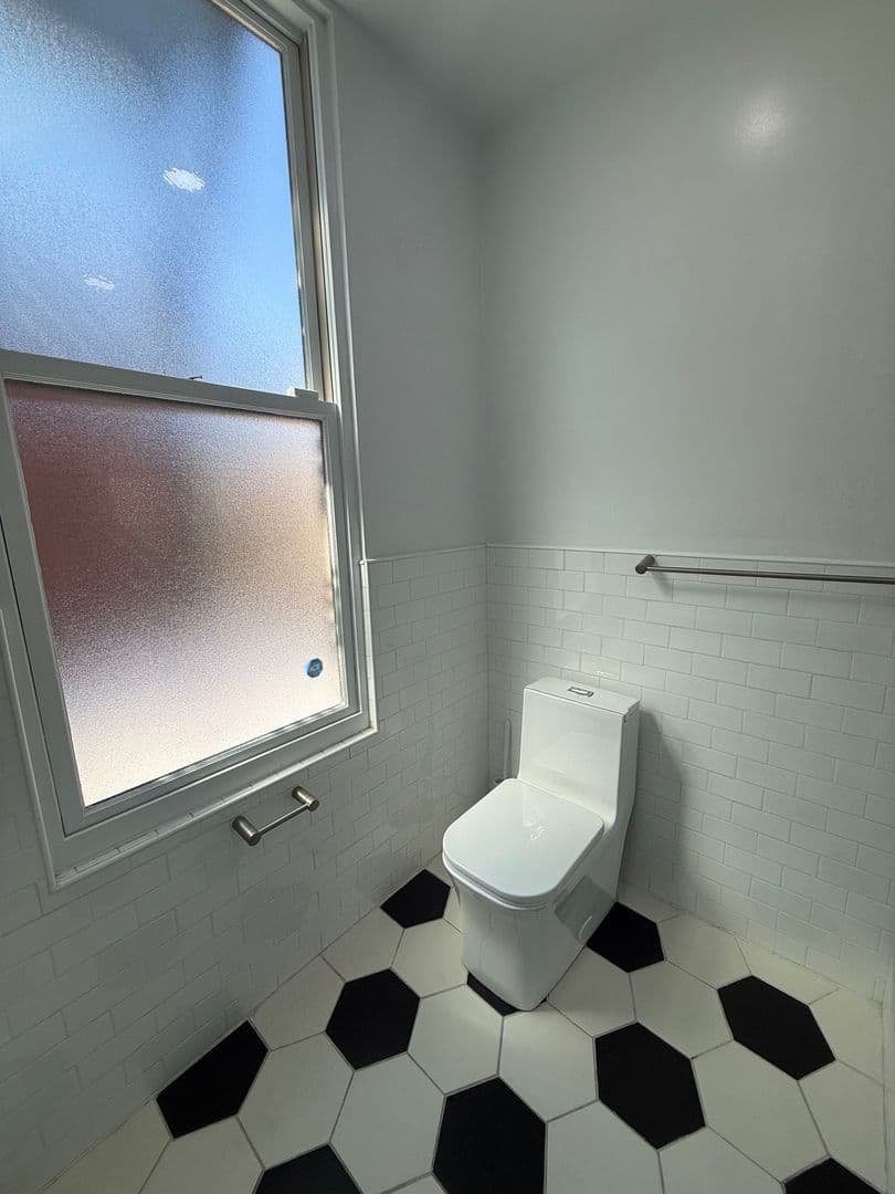 Newburgh Apartment: 233 Liberty St.