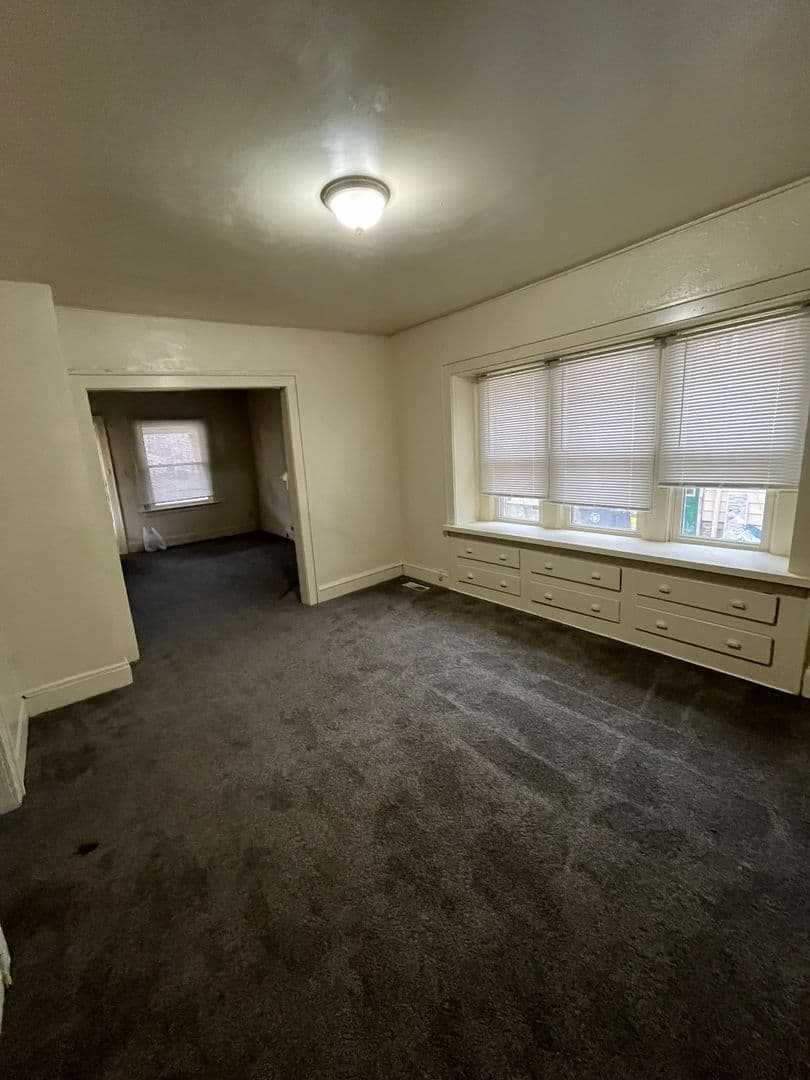 Akron Apartment: 72 E Mapledale Avenue