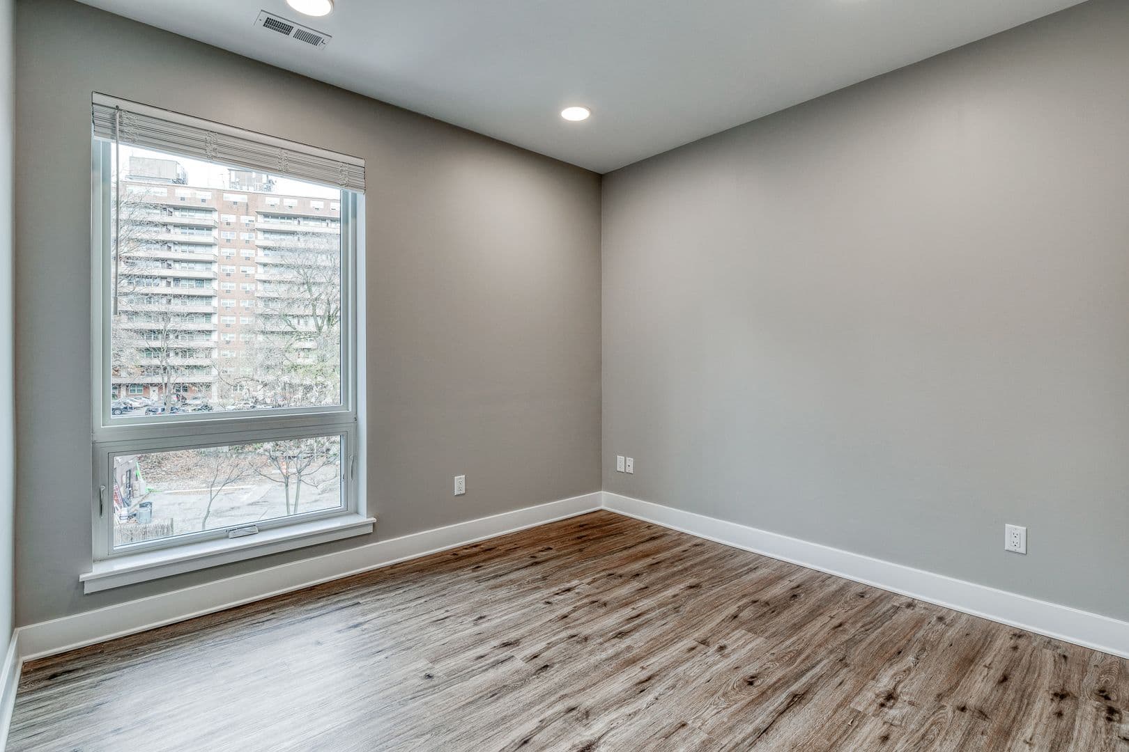 Philadelphia Apartment: 1952 Bryn Mawr Avenue