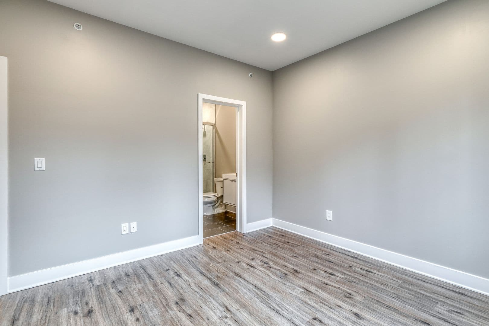 Philadelphia Apartment: 1952 Bryn Mawr Avenue