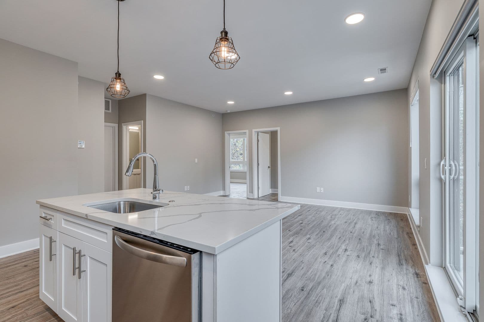 Philadelphia Apartment: 1952 Bryn Mawr Avenue