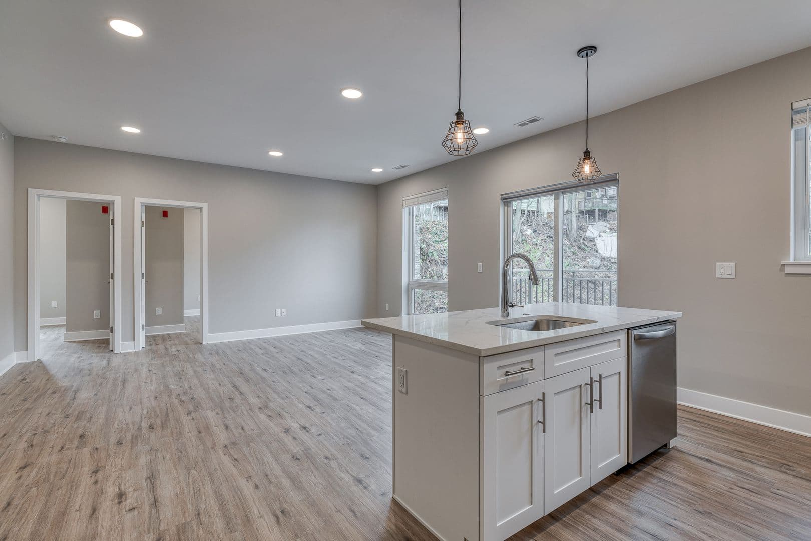 Philadelphia Apartment: 1952 Bryn Mawr Avenue