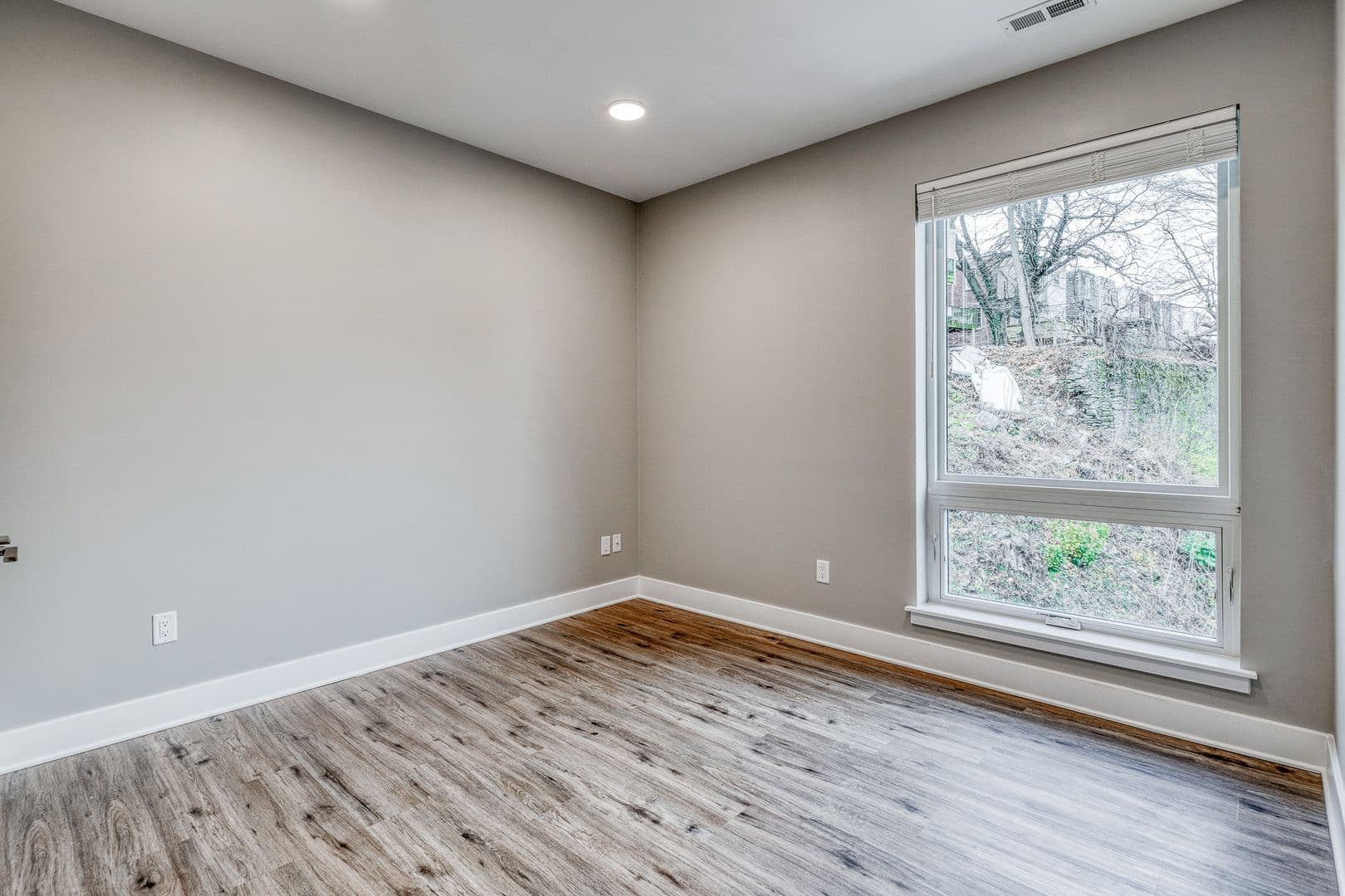 Philadelphia Apartment: 1952 Bryn Mawr Avenue