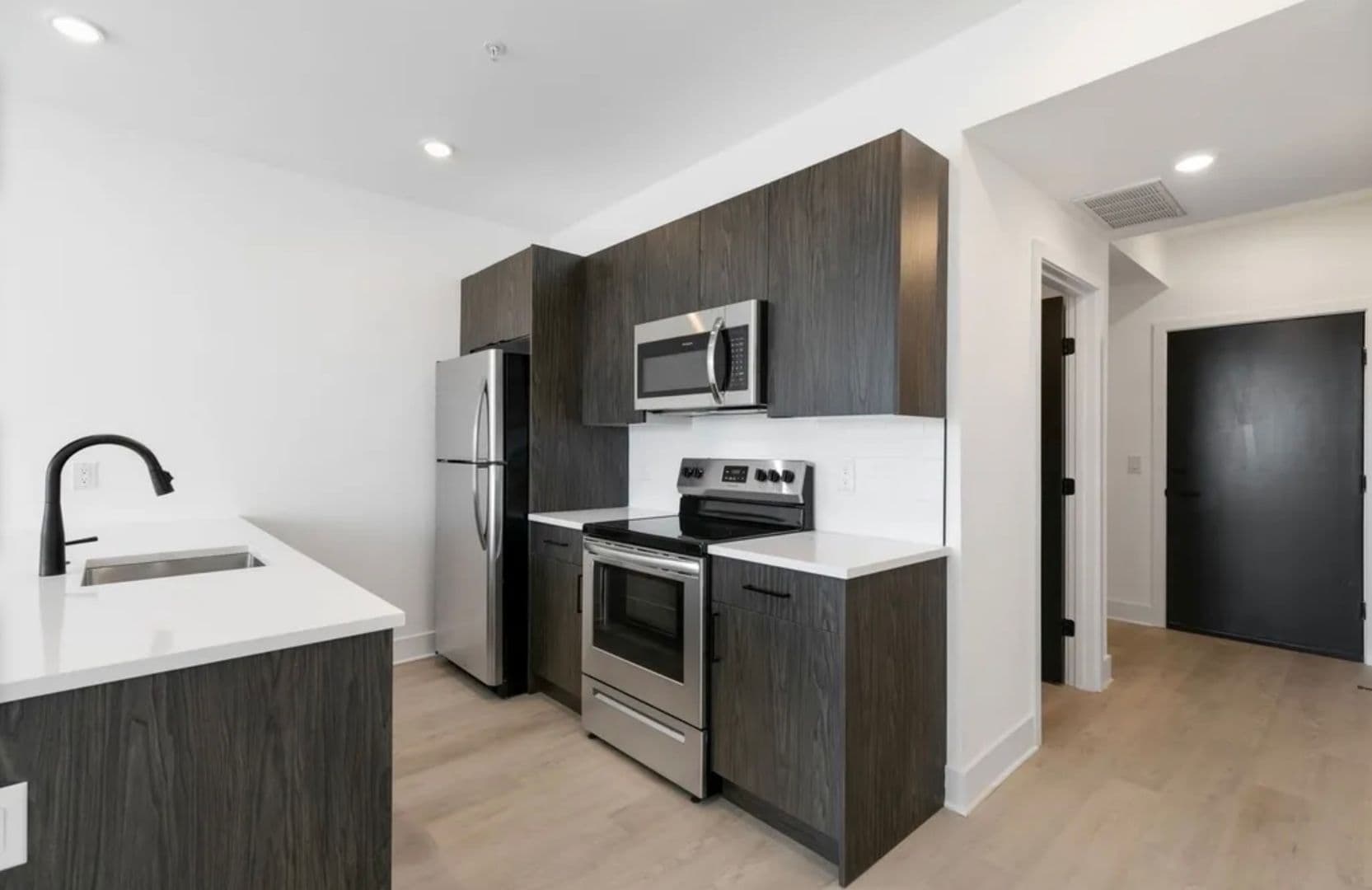 Philadelphia Apartment: 3045 Richmond Street