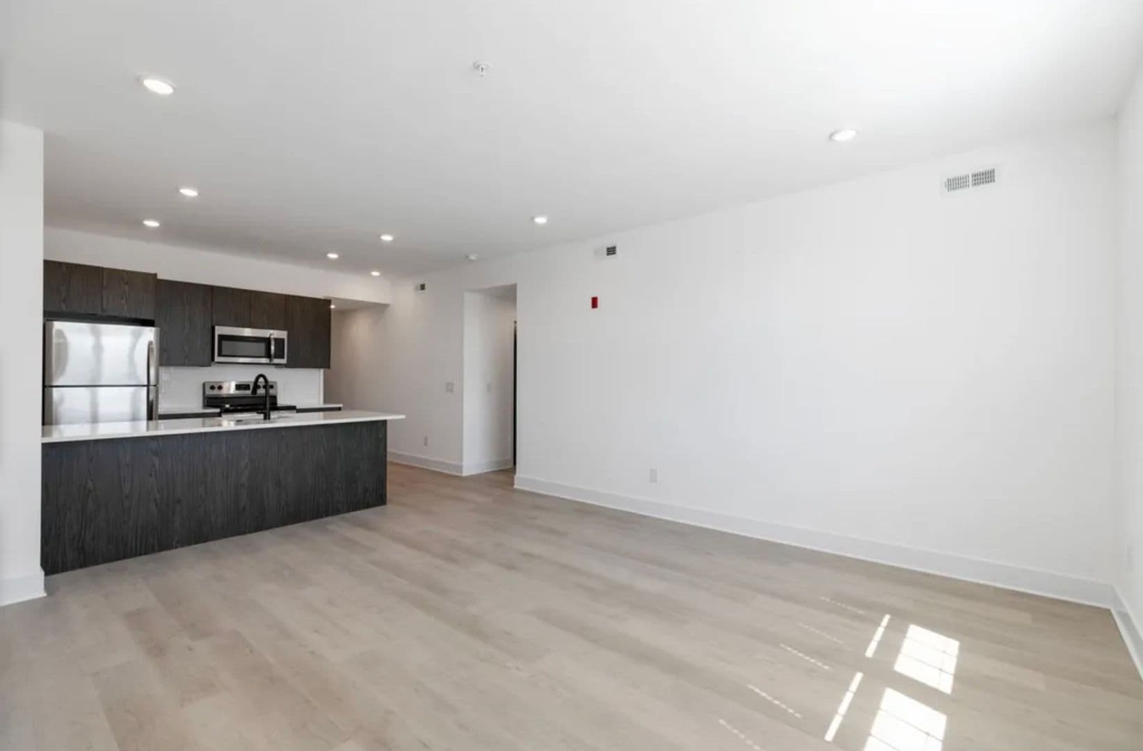 Philadelphia Apartment: 3045 Richmond Street