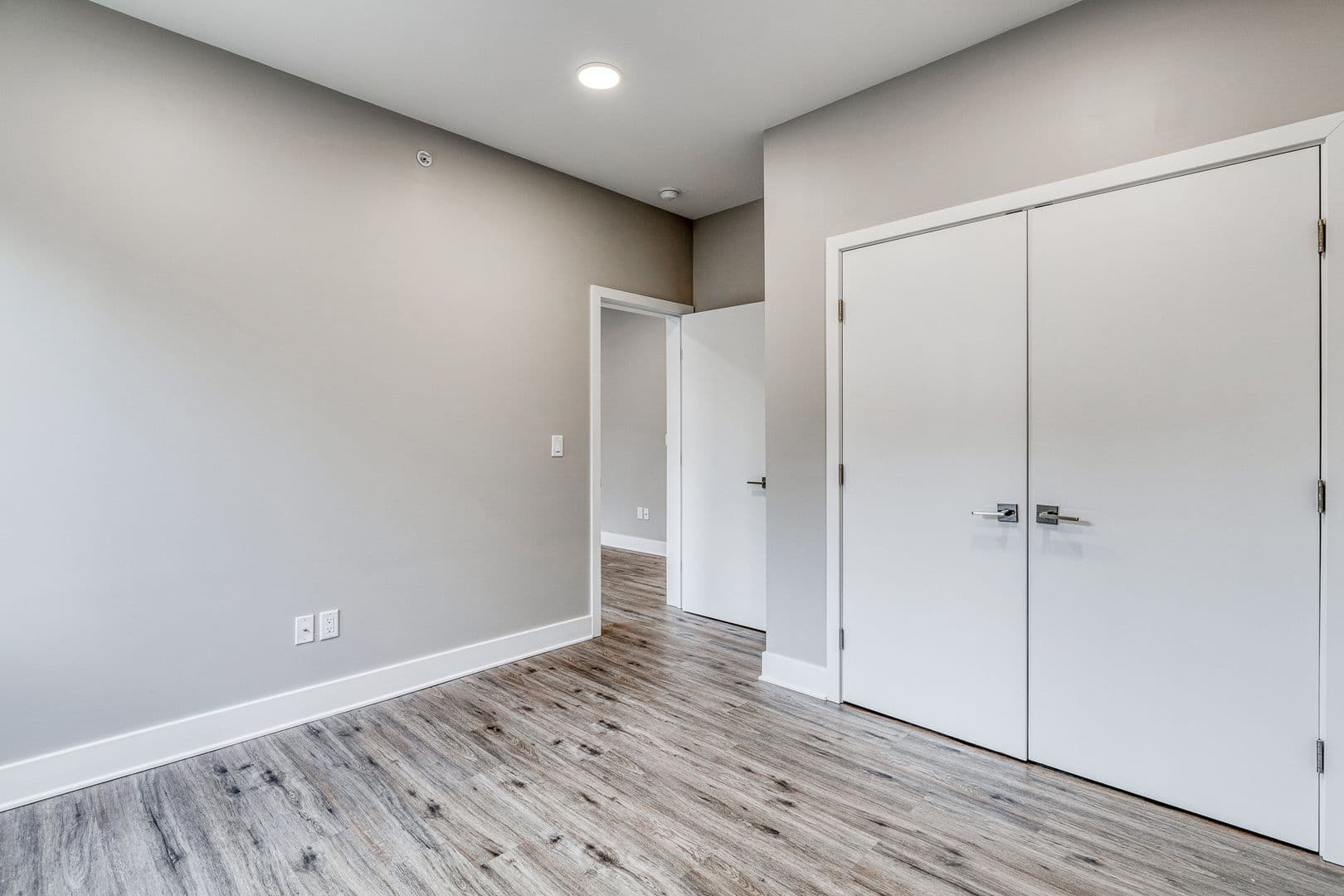 Philadelphia Apartment: 1952 Bryn Mawr Avenue