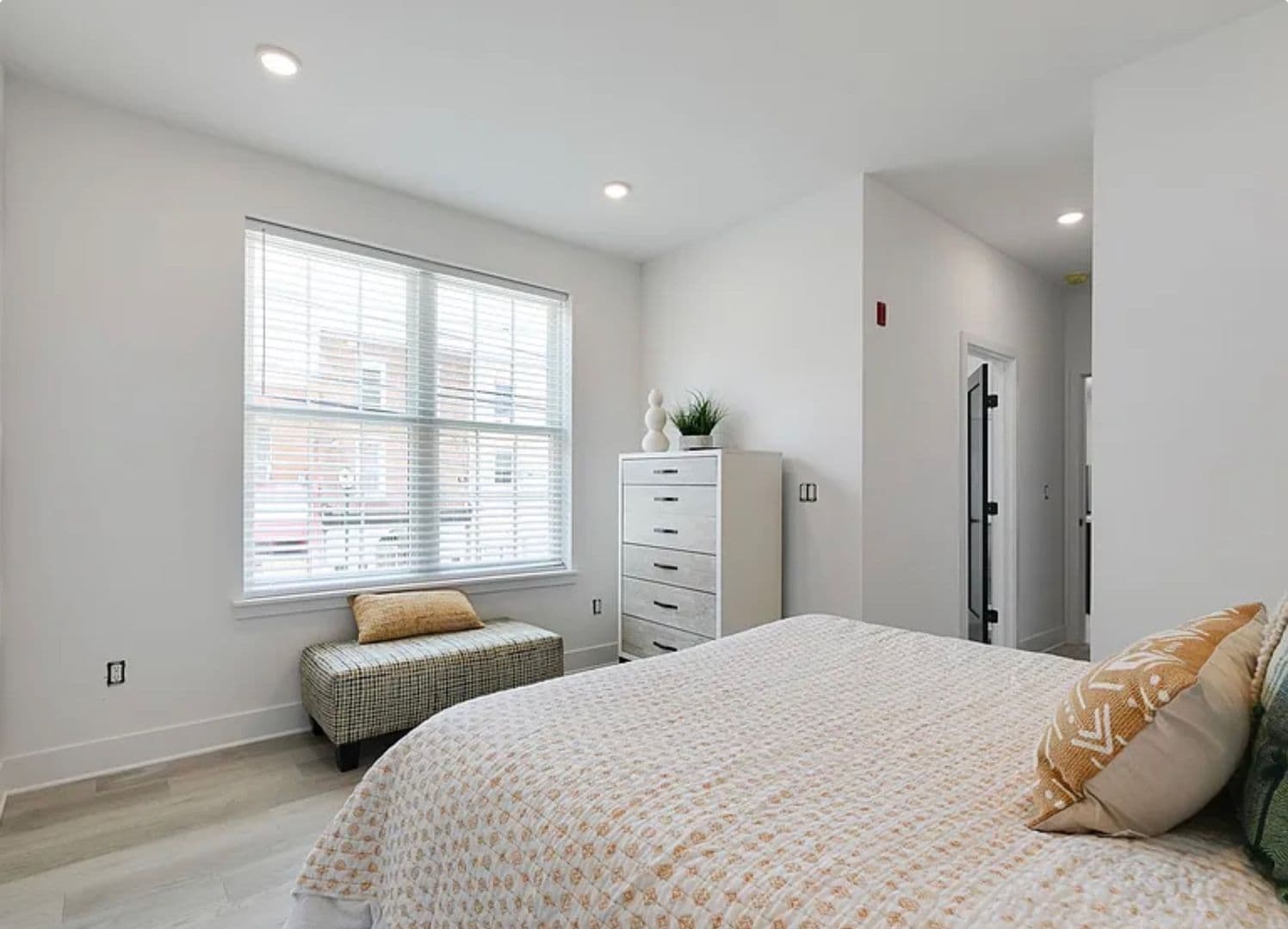 Philadelphia Apartment: 3045 Richmond Street