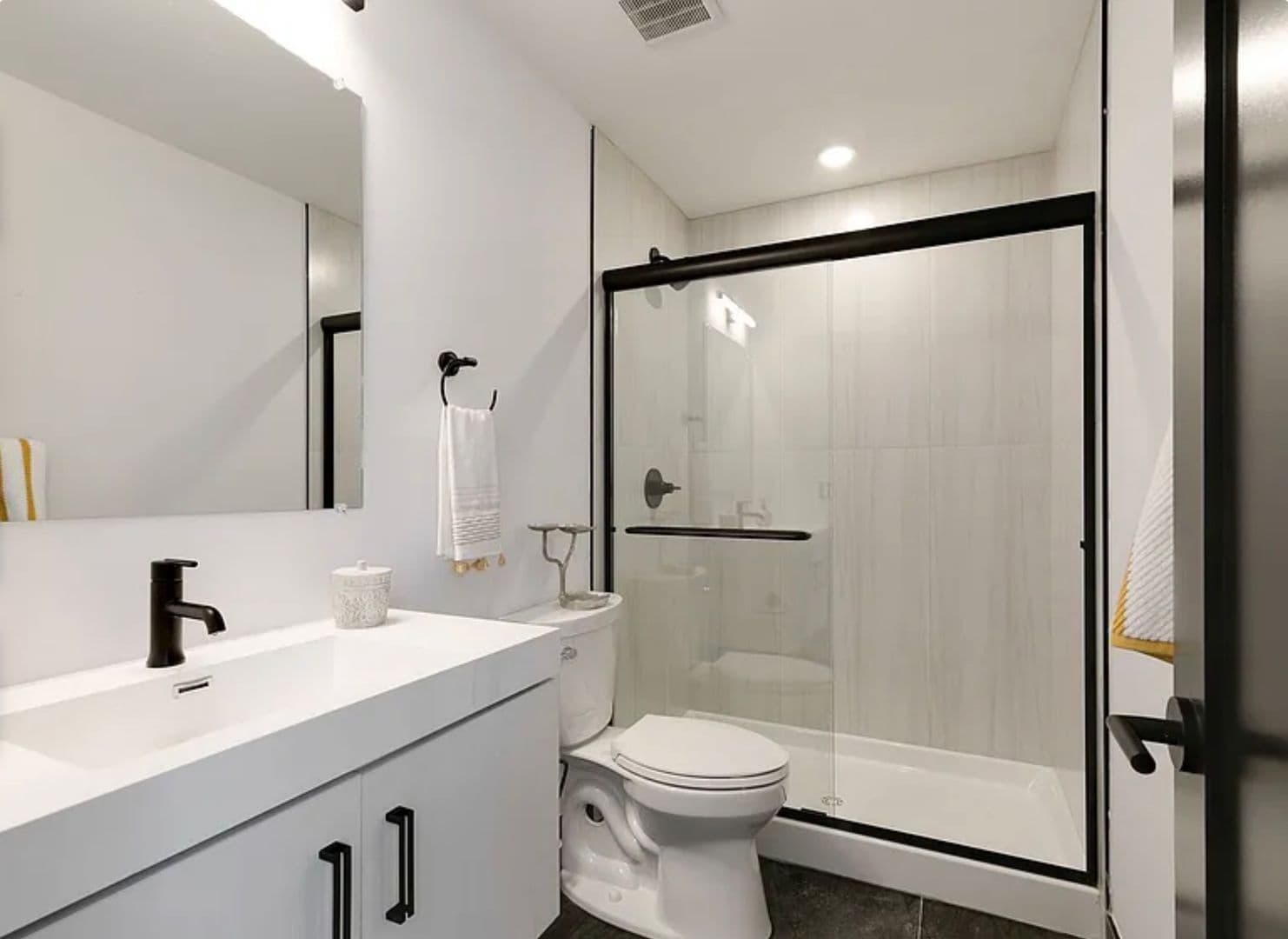 Philadelphia Apartment: 3045 Richmond Street