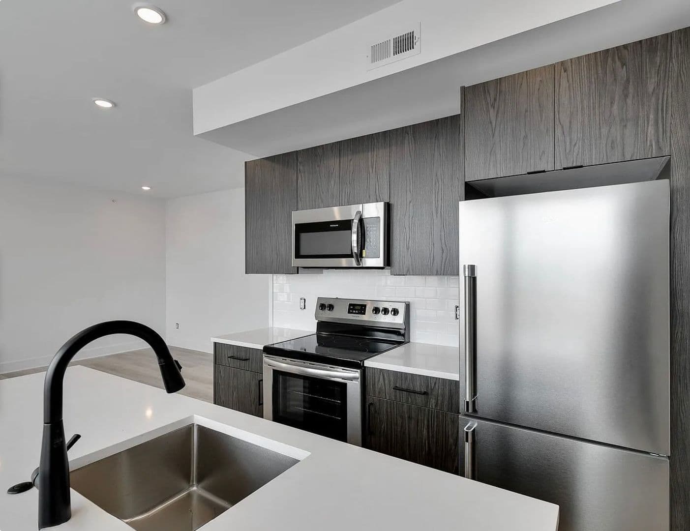 Philadelphia Apartment: 3045 Richmond Street