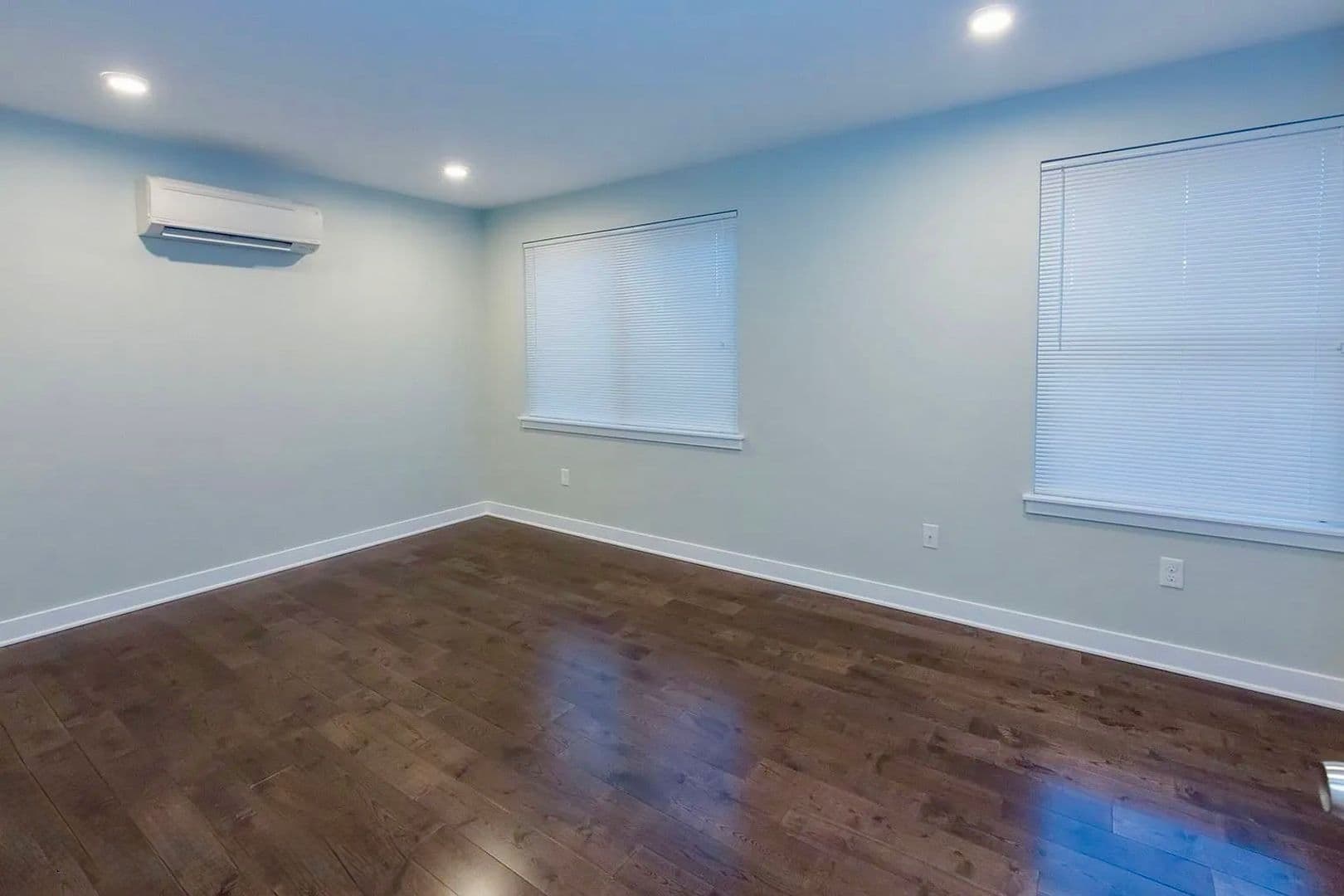 Philadelphia Apartment: 1228 W College Ave
