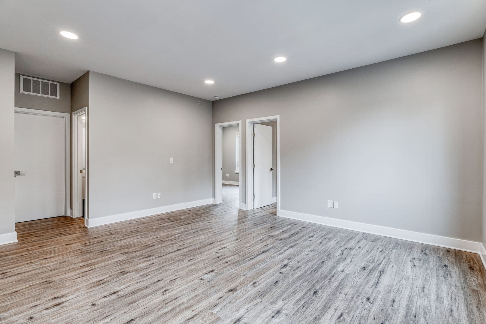 Philadelphia Apartment: 1952 Bryn Mawr Avenue