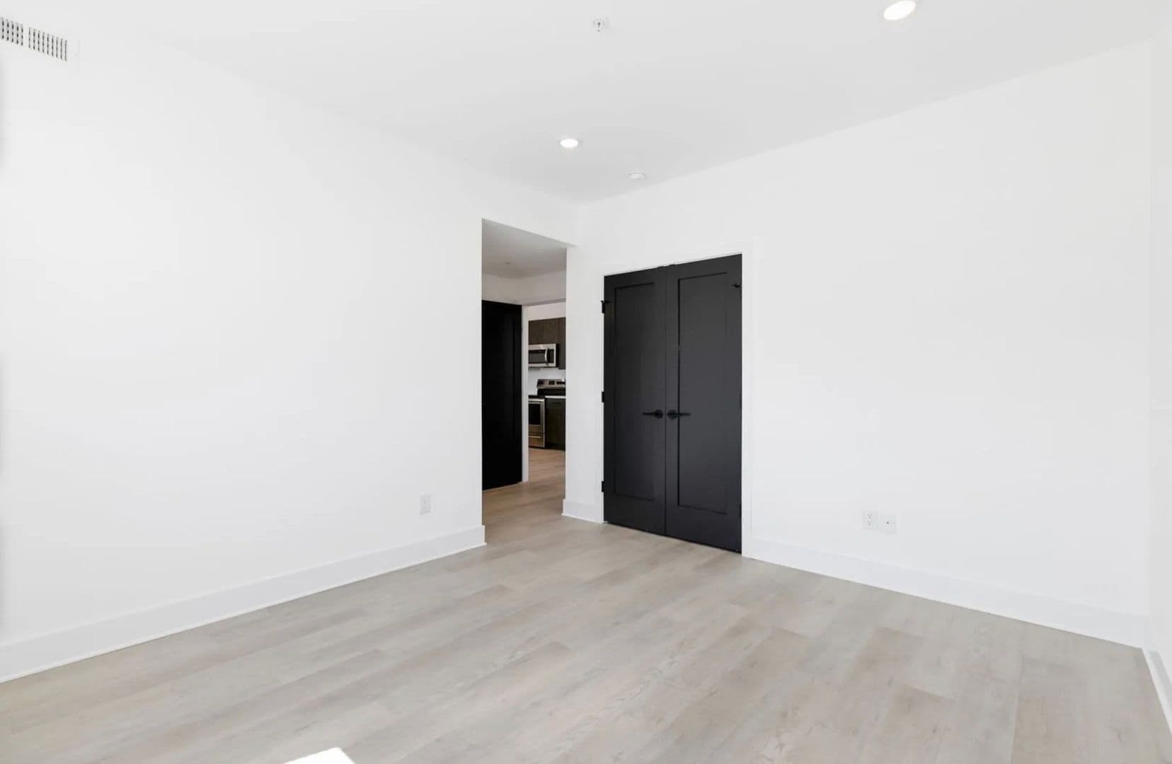 Philadelphia Apartment: 3045 Richmond Street