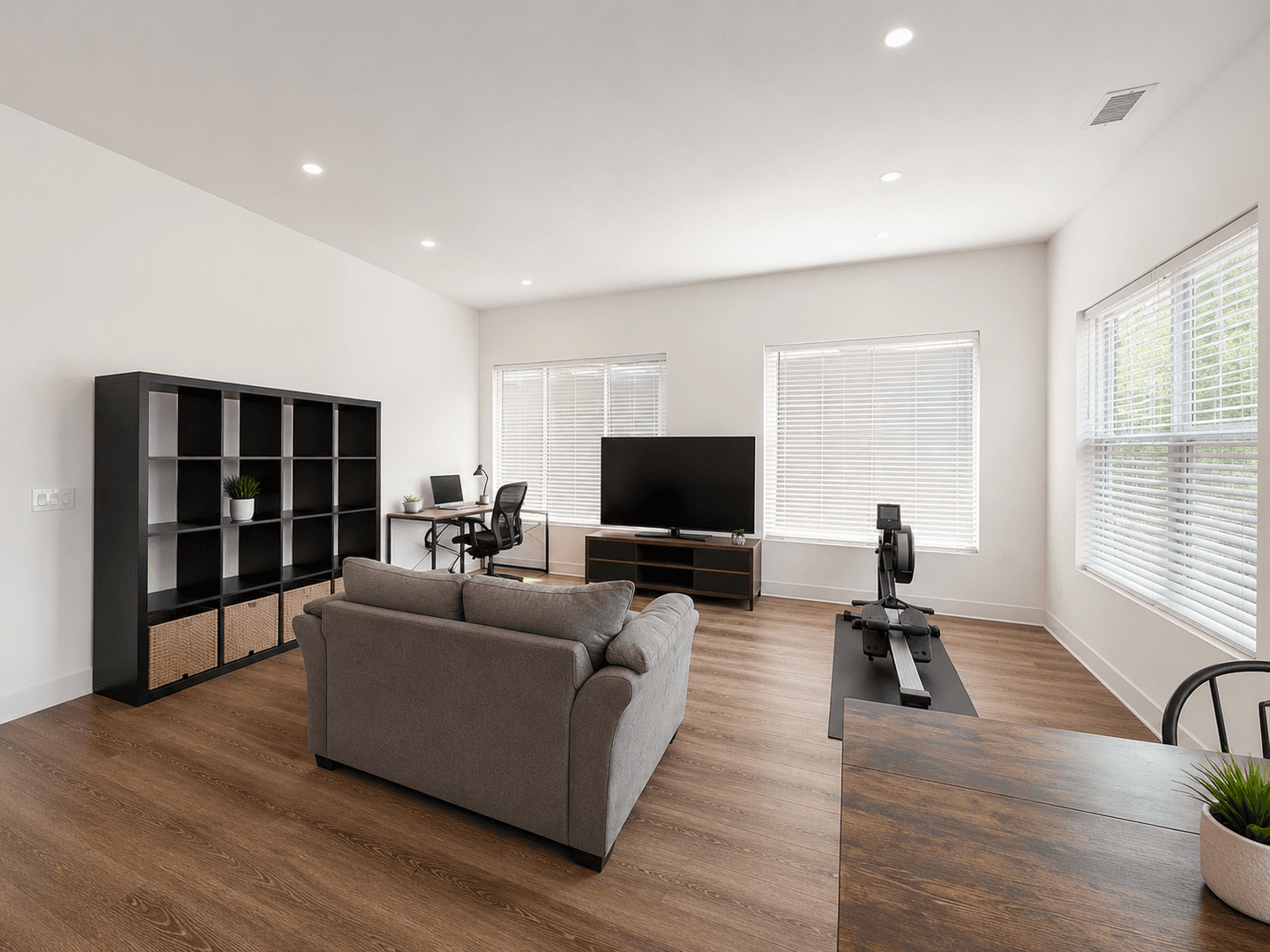 Metuchen Apartment: 581 Middlesex Ave