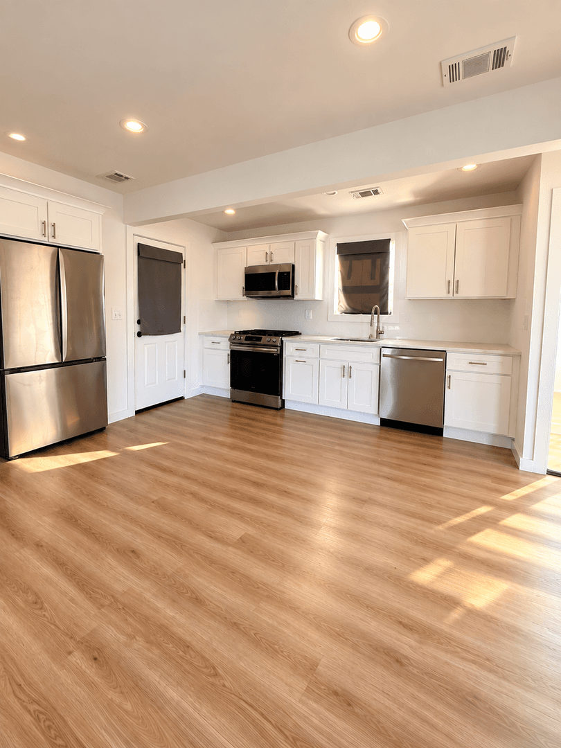 Edison Apartment: 34 Carlton S