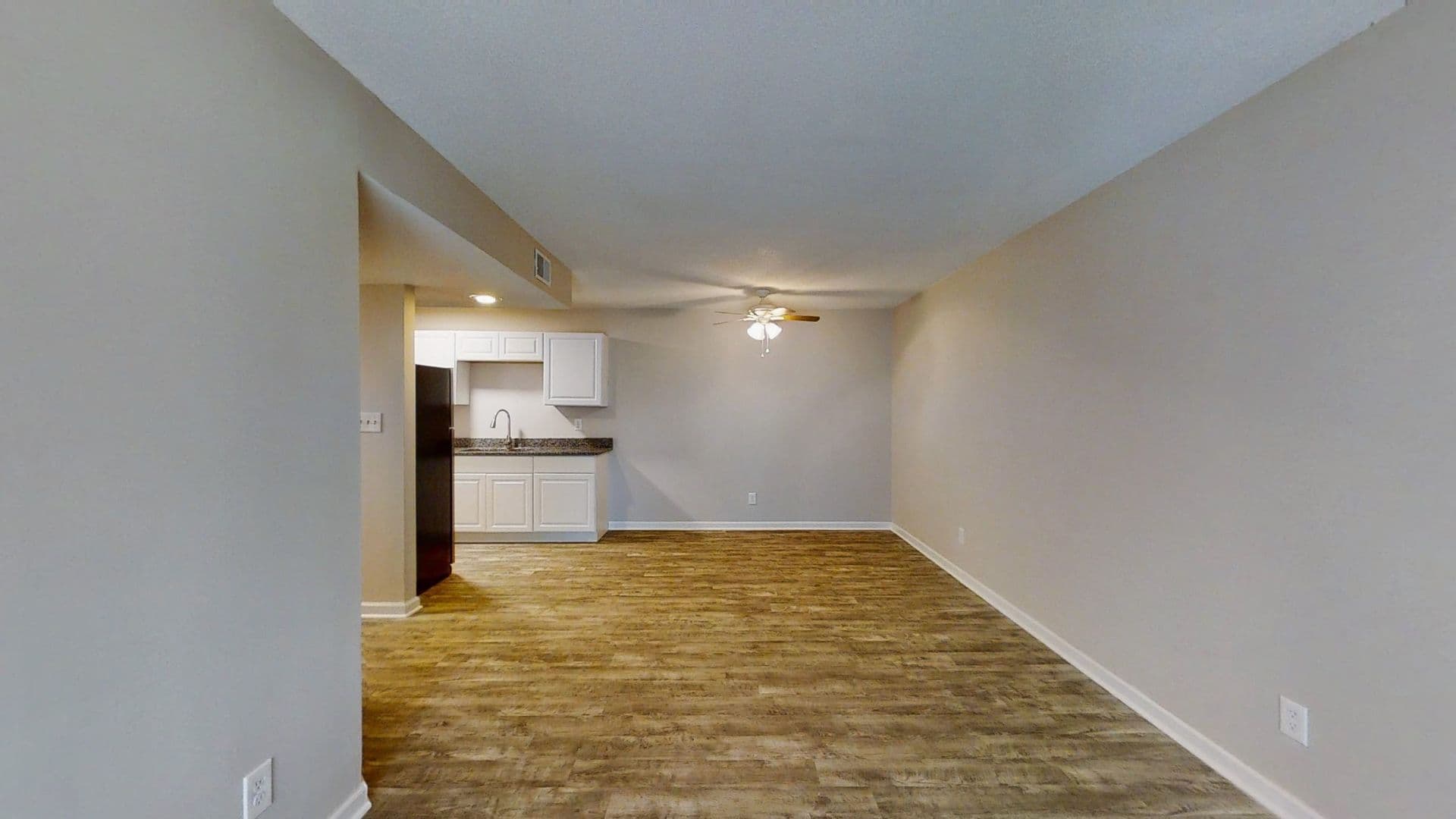 Carbondale Apartment: 900 E Grand Ave
